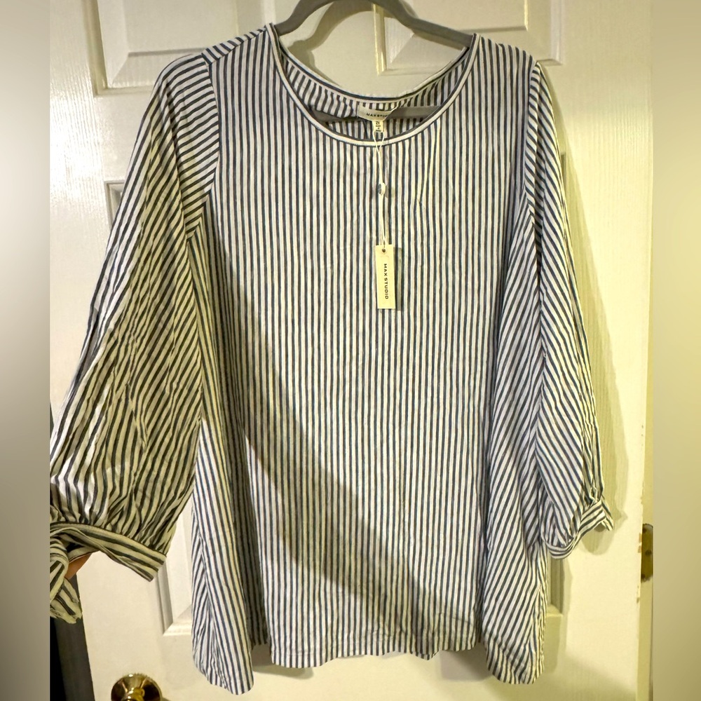 2x beautiful blue and cream Blouse NWT